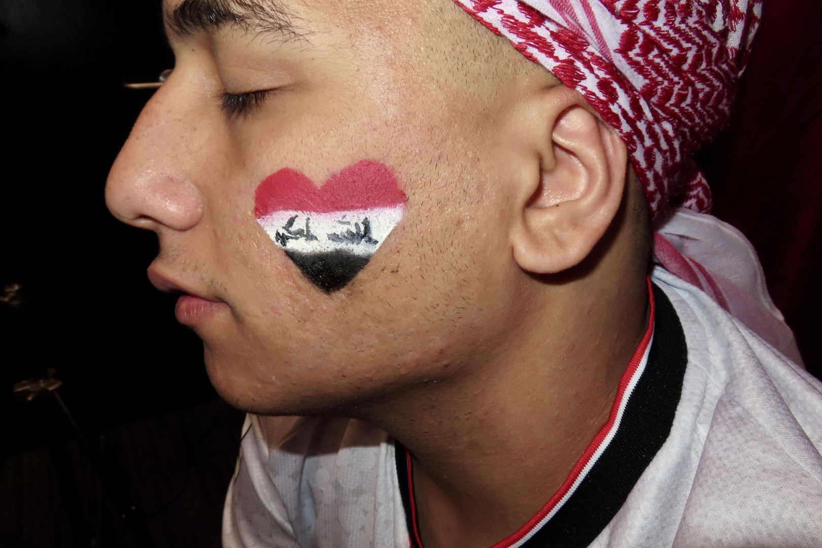 Iraqi Flag Heart Face Paint